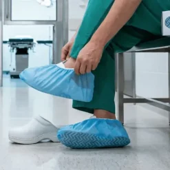COUVRE-CHAUSSURES NON TISSÉS ANTIDÉRAPANTS USAGE UNIQUE - lot de 50 paires